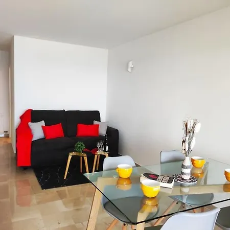 Cnossos Yourhosthelper Cannes