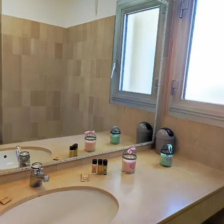 Cnossos Yourhosthelper