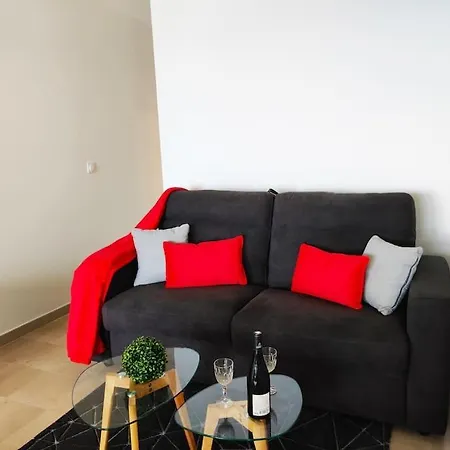 Cnossos Yourhosthelper Apartmán *